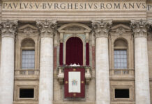 Папа Франциск говори във Великденското си обръщение