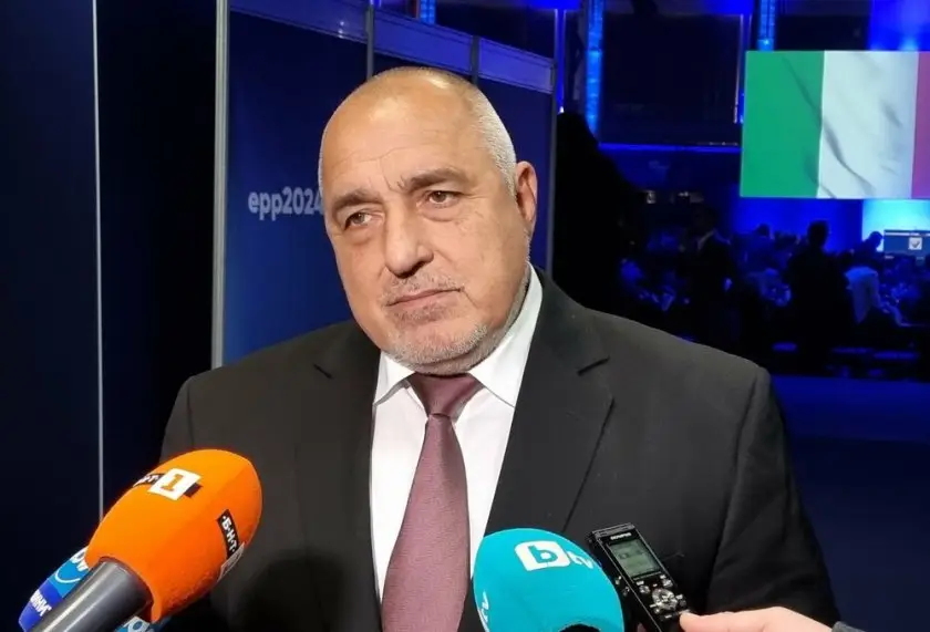 СподелиЛидерът на ГЕРБ Бойко Борисов заяви пред журналисти в кулоарите