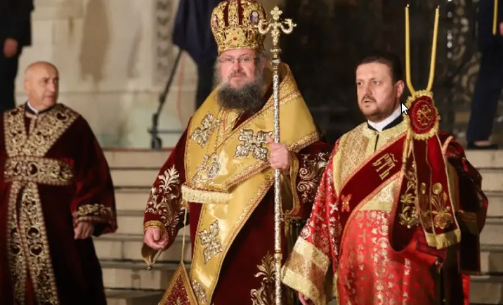 СподелиСветият синод избра единодушно Врачанския митрополит Григорий за свой наместник-председател.