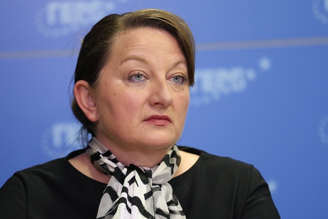 СподелиДепутатът от ГЕРБ Деница Сачева е номинацията за следващ министър
