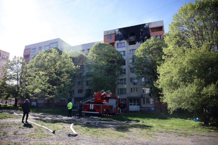 Пожарът в блока в кв. "Люлин" отне три живота Снимка: БГНЕС