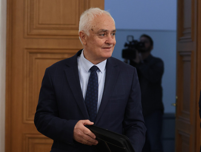 СподелиСпоред служебния министър на отбраната Атанас Запрянов Кремъл има намерение