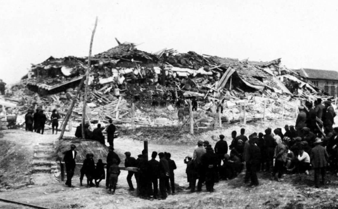 СподелиМежду 14 и 25 април 1928 г България е разтърсена
