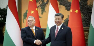 Китайският лидер Си Цзинпин и унгарския премиер Виктор Орбан