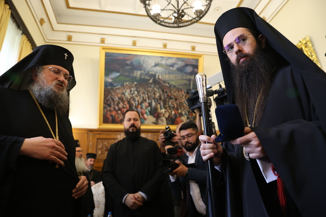 СподелиСветият синод на Българската православна църква избра Знеполският епископ Арсений