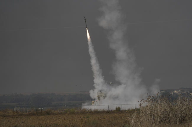 СподелиРадикалната палестинска групировка Хамас обстреля вчера с ракети Тел Авив