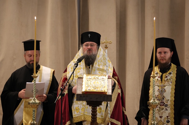 Наместник-председателят на Светия синод - Врачанският митрополит Григорий