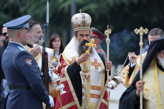 Първи думи произнесе пред журналисти новият български патриарх - Даниил Видински.