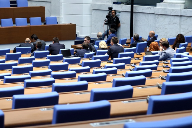 СподелиНародното събрание ще гласува предлагания от ГЕРБ–СДС министър председател структура