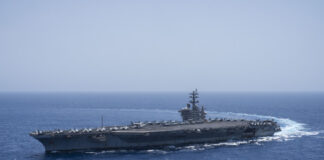 Самолетоносачът "Дуайт Д. Айзенхауер" на американските ВМС в Червено море Снимка: АП