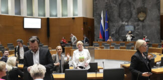 Депутати в словенския парламент