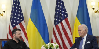 Президентът на САЩ Джо Байдън разговаря с украинския си колега Володимир Зеленски