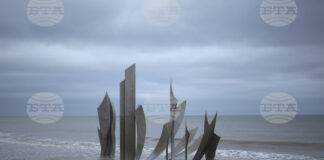 Паметникът "Смелите", посветен на американските войници, участвали в десанта Снимка: АП/БТА