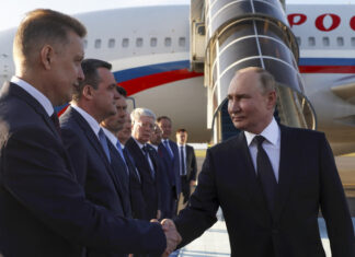 Путин пристигна в Казахстан Снимка: АП