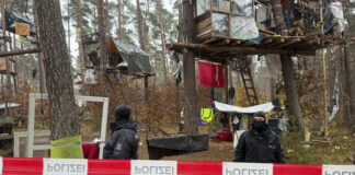 Германската полиция разчисти протестен лагер в близост до завода на "Тесла" до Берлин