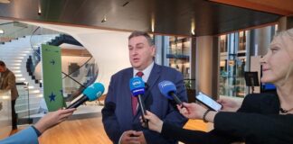 Няма пречки на 12 декември България да не получи единодушно решение за влизане в сухопътен Шенген от 1 януари, смята евродепутатът Емил Радев