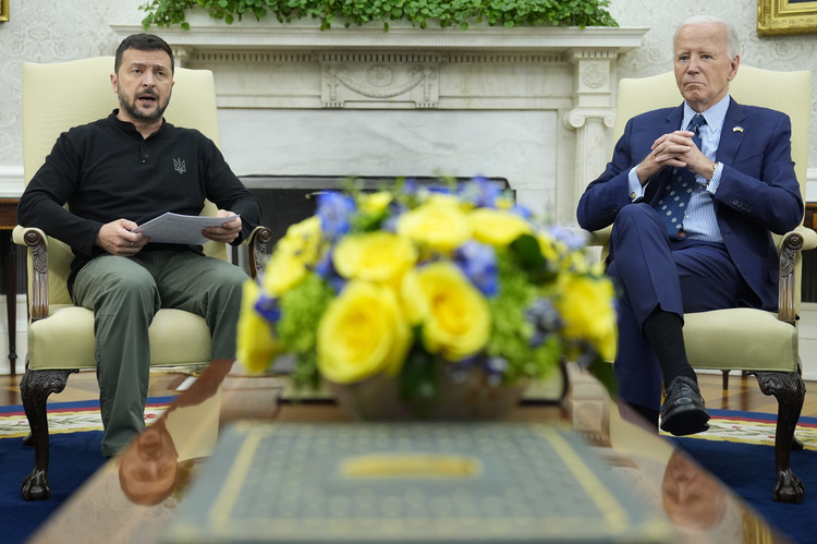 ПРЕГЛЕД НА ПЕЧАТА
                                                                                                Западни издания пишат, че два месеца преди края на мандата си Байдън е разрешил на Украйна обстрел с американски далекобойни ракети във вътрешността на Русия