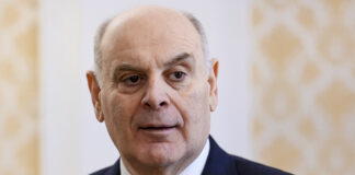 Президентът на сепаратисткия регион Абхазия Аслан Бжания заяви, че ще подаде оставка, ако протестиращите напуснат парламента в Сухуми