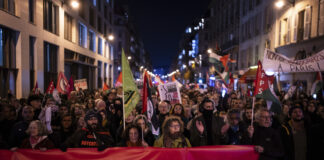 В Париж се проведоха демонстрации срещу предизвикала полемика галавечер в подкрепа на Израел, организирана от крайната десница