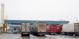 Интензивен е трафикът за товарни автомобили на някои от граничните пунктове с Румъния, Сърбия и Турция