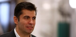 Делян Пеевски сам се ограничи и направи стъпки назад, защото не ни пречупиха да забравим за декларацията ни, написа Кирил Петков