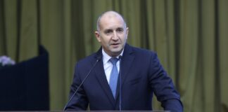 Доверието в сегашния политически модел наистина е на изчерпване, заяви Румен Радев