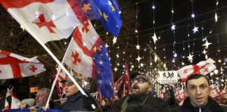 Хиляди протестираха в Грузия преди встъпването в длъжност на непризнатия от опозицията президент