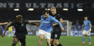 Крилото на Наполи Хвича Кварацхелия ще бъде извън терените до края на годината заради травма в коляното