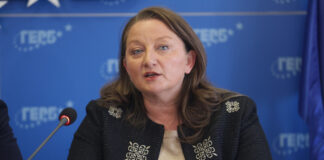 ОБНОВЕНА Ако се стигне до редовно правителство, премиерът задължително трябва да е от ГЕРБ, каза Деница Сачева