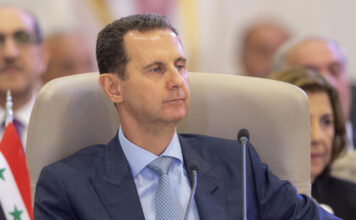 На снимката: Башар Асад