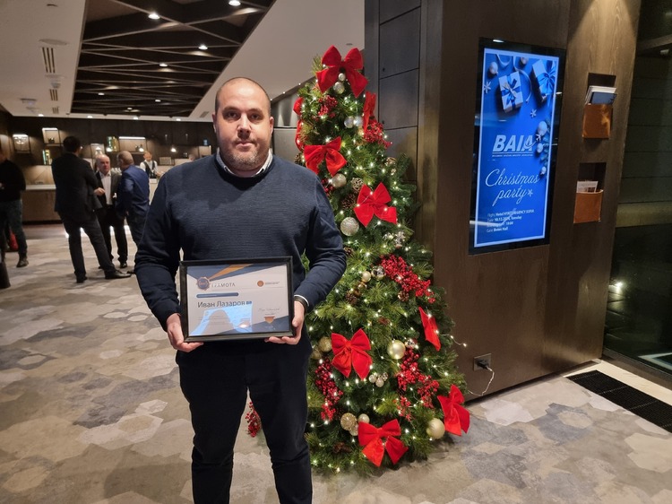 СподелиЖурналистът от БТА Иван Лазаров получи грамота за своята работа