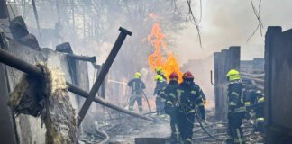 Силни взривове отекнаха в Одеса; градът и областта са атакувани с ракети, съобщи кметът