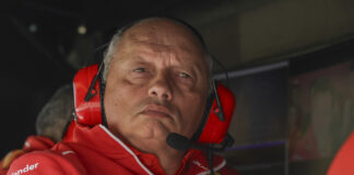 В тима на "Ферари" се надяват, че пристигането на Люис Хамилтън ще им помогне да спечелят отново титлите във Формула 1