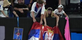 Австралийският журналист Тони Джоунс се извини публично на Джокович и на сръбските фенове