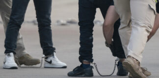 Бразилия и Колумбия отправиха критики заради „унизителното" според тях отношение към техни граждани, депортирани от САЩ