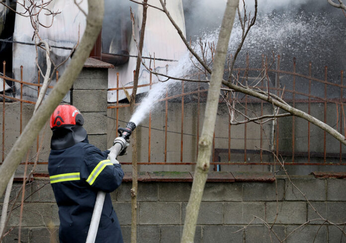 Общо 63 пожара са потушени през денонощието, няма загинали или пострадали