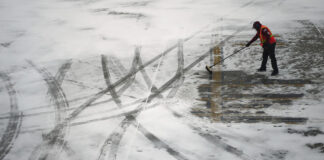 Полетите до основните летища в Белгия закъсняват заради валежите от сняг