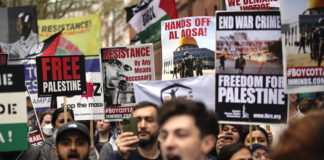 Повече от 70 пропалестински демонстранти бяха арестувани в Лондон след разкъсване на полицейски кордон