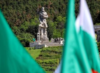 Председателят на парламента Наталия Киселова ще участва в тържествата, посветени на 177 години от рождението на Христо Ботев в Калофер