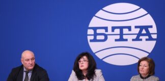 Професионалисти по здравни грижи, помощник-фармацевти и лекарски асистенти искат регулация на професиите им и мерки за кадровата криза