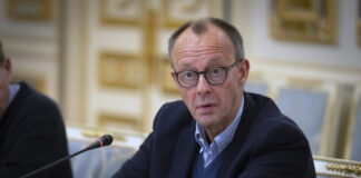 РАЗШИРЕНА
                                                                                                Лидерът на германските консерватори каза, че са възможни "разумни преговори" с Тръмп