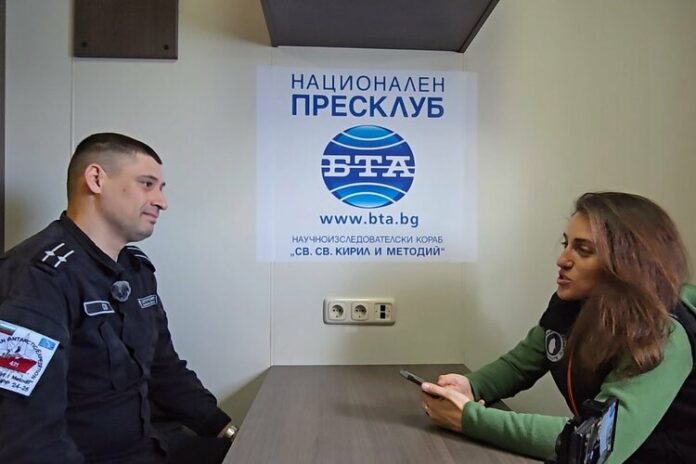 Ролята на НИК-421 е изключително важна за българската антарктическа експедиция, Ролята на НИК-421 е изключително важна за българската антарктическа експедиция, заяви кап. II ранг Радко Муевски