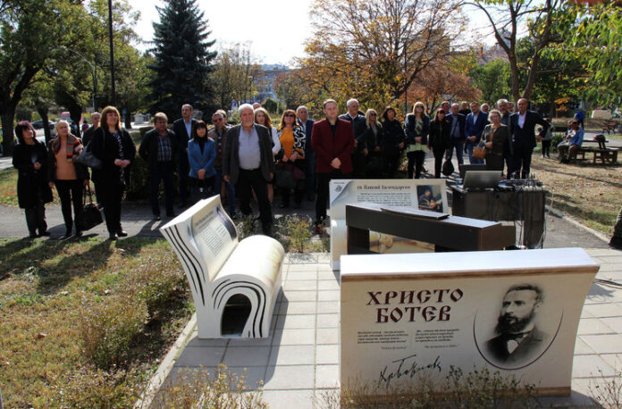 В инициативата "Виваком Регионален грант" са участвали 1200 души