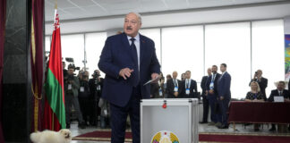 Великобритания и Канада налагат санкции на Беларус