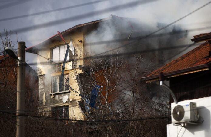 Все още има неразчистени участъци от разрушената в Банкя къща, Все още има неразчистени участъци от разрушената в Банкя къща, продължава издирването на втори човек