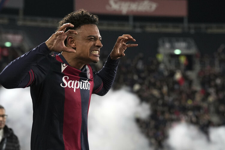 СподелиБолоня спечели срещу Милан с 2 1 в отложен мач от