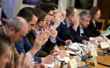 Бюджетната комисия одобри промените в Закона за ДДС и прие бюджета на ДОО Депутатите от парламентарната Комисия по бюджет и финанси избраха състава на Подкомисията за контрол на публичните средства