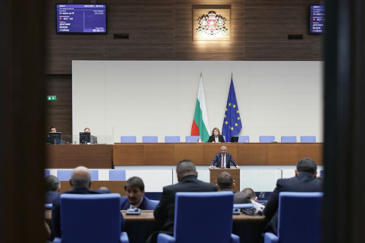 СподелиДнес ние имаме свободата в ръцете си но не я