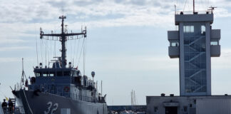 Екипажите на фрегата „Верни“ и минен ловец „Цибър“ отбелязаха 16 години от вдигането на военноморския флаг на корабите