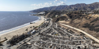 Горските пожари в Лос Анджелис са напълно овладени, след като горяха три седмици, съобщиха властите на Калифорния